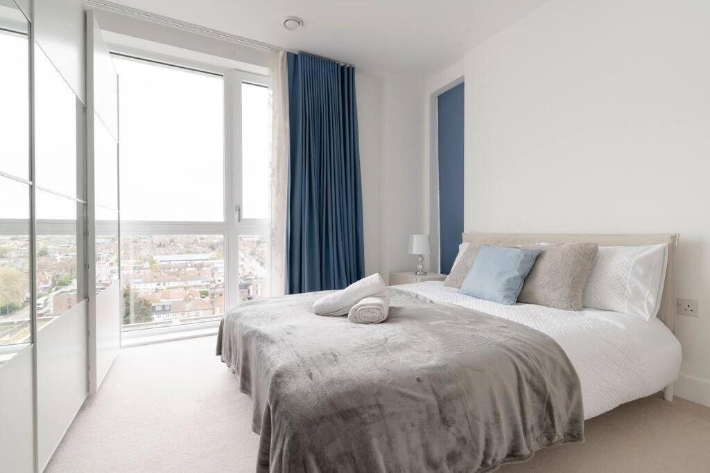 Lovely En-Suite Flat With Balcony And Parking. Londres Extérieur photo